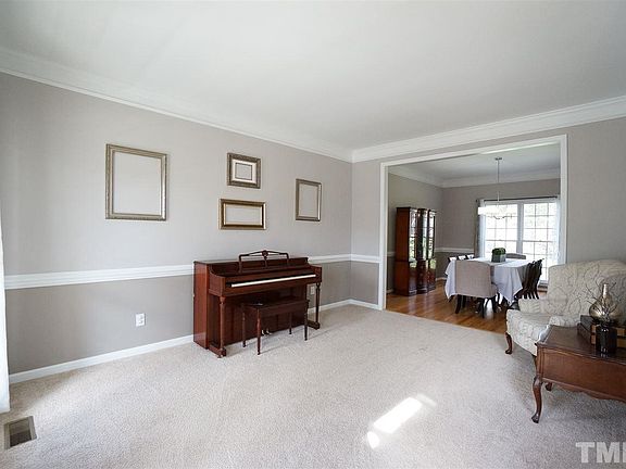 3rd image of 3512 Meadowrun Dr