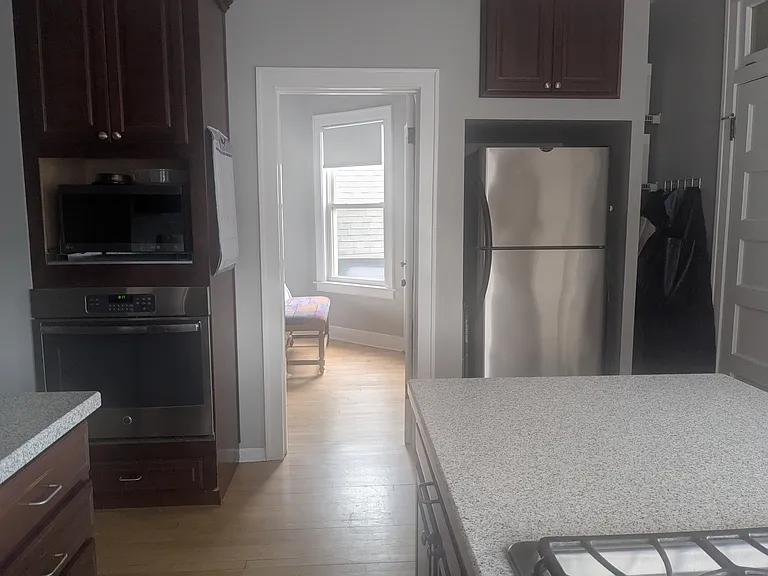 2815 N Sacramento Ave #2 — Photo 8