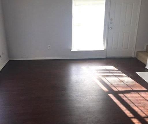 2nd image of 105 Peachtree Ct