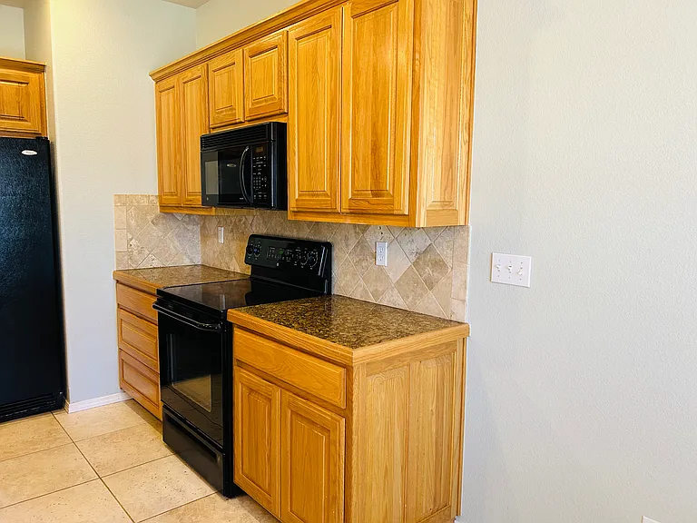 15 Mills Dr — Photo 15