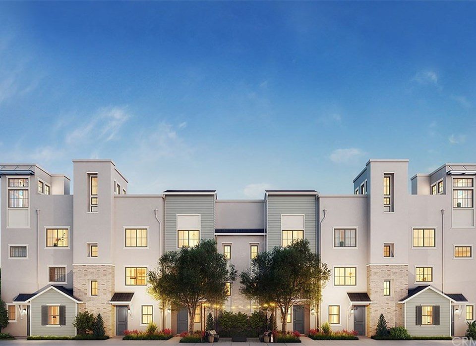 1st image of 779 Mosaic St