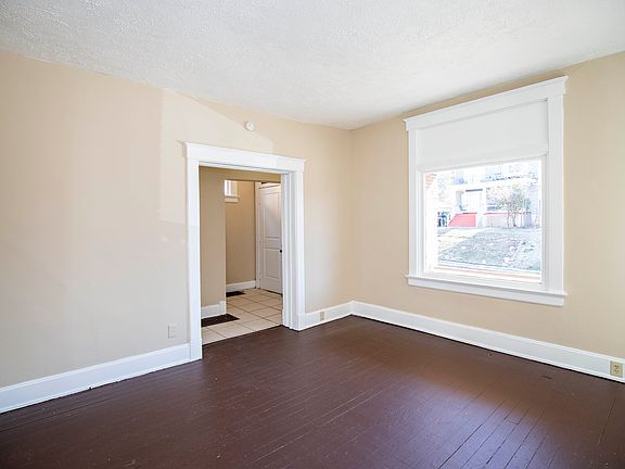 2nd image of 1055 Schiff Ave