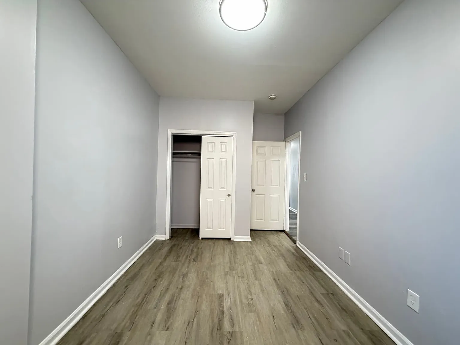 2 bed, 800 sqft, $2,300 — Photo 2