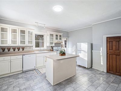 609 Jersey St, Baldwin City, KS, 66006