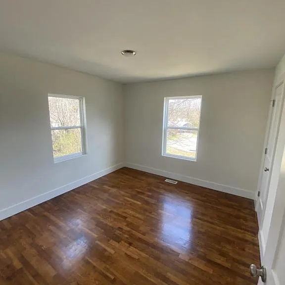 2413 Webster Ct — Photo 10