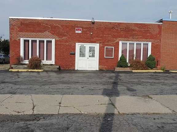2nd image of 2608 Elmwood Ave