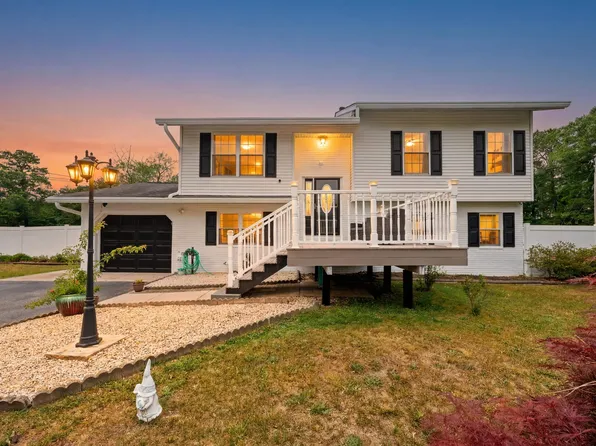 2 E Ridgewood Ave, Galloway, NJ 08205