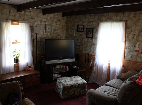2nd image of 360 Campbell Hill Rd