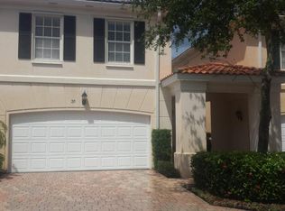 31 Laurel Oaks Cir, Tequesta, FL 33469