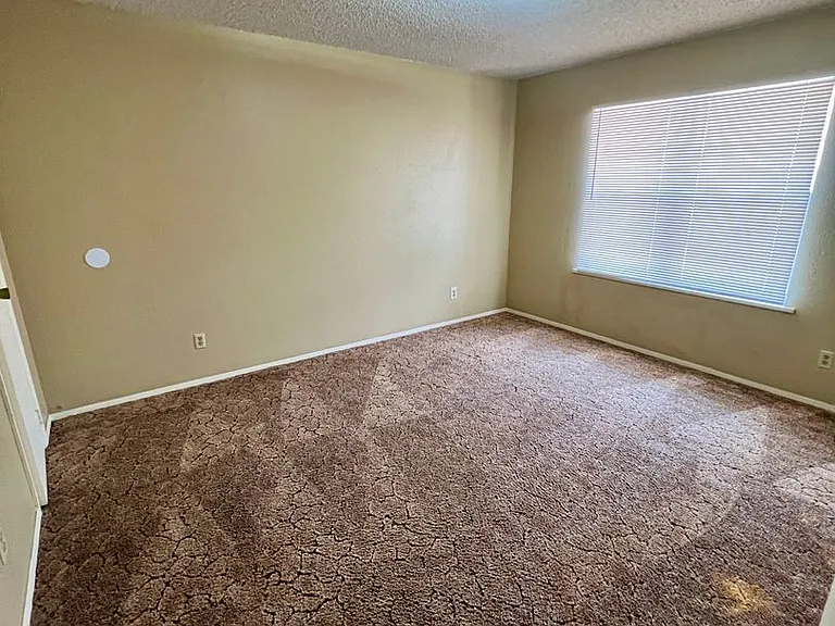 2303 N Grand Ave — Photo 11