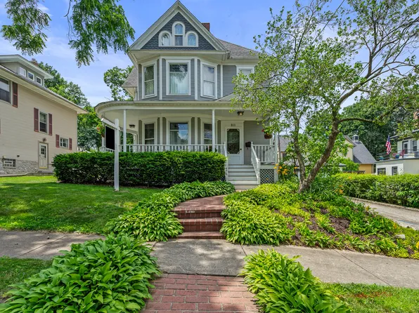 311 Nicholson St, Joliet, IL 60435