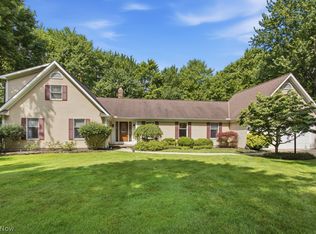 107 Silver Springs Trl, Chagrin Falls, OH 44022