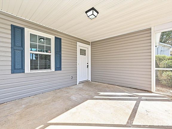 3rd image of 402 Jones St