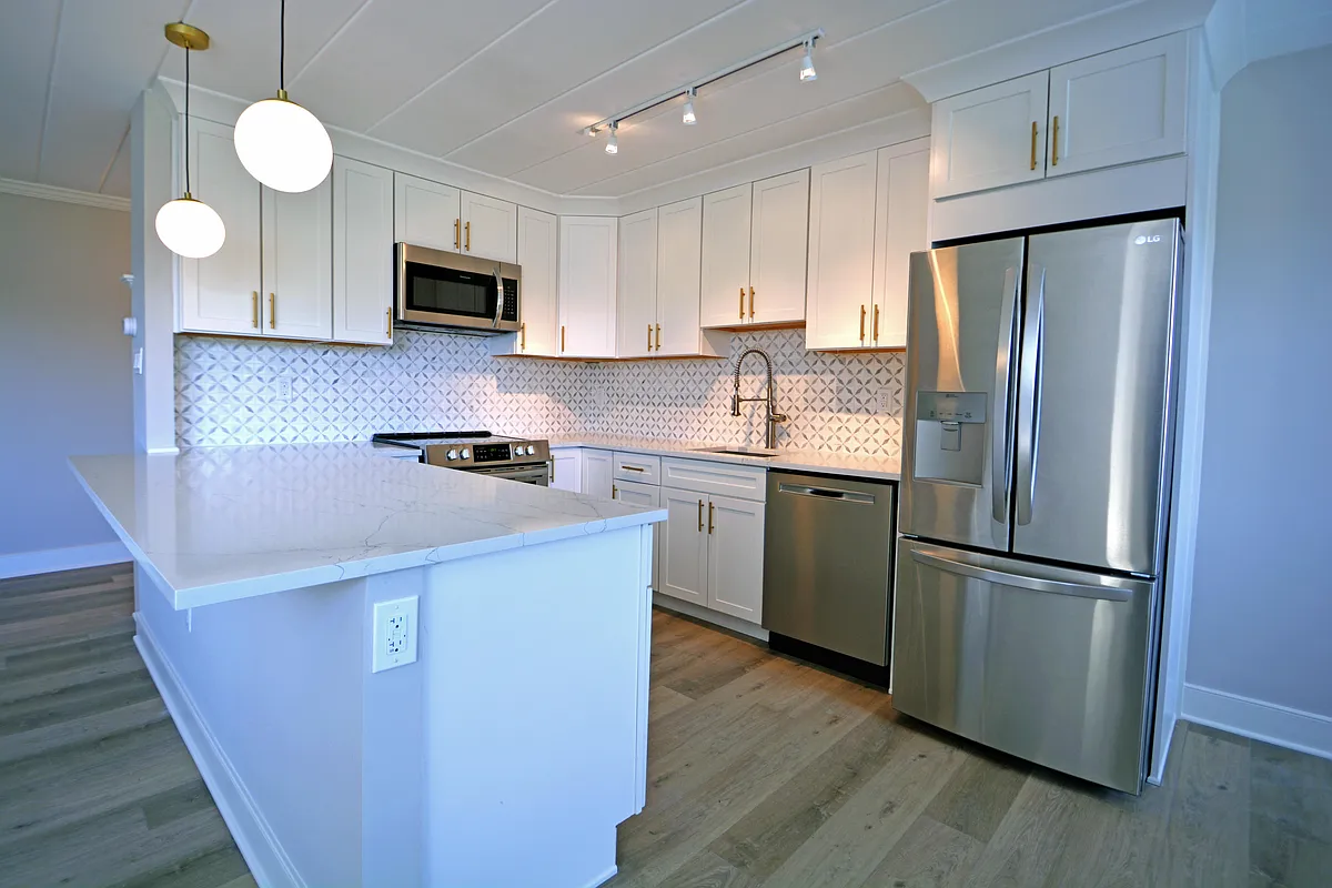 Building Photo - 102 Windermere Ave #204