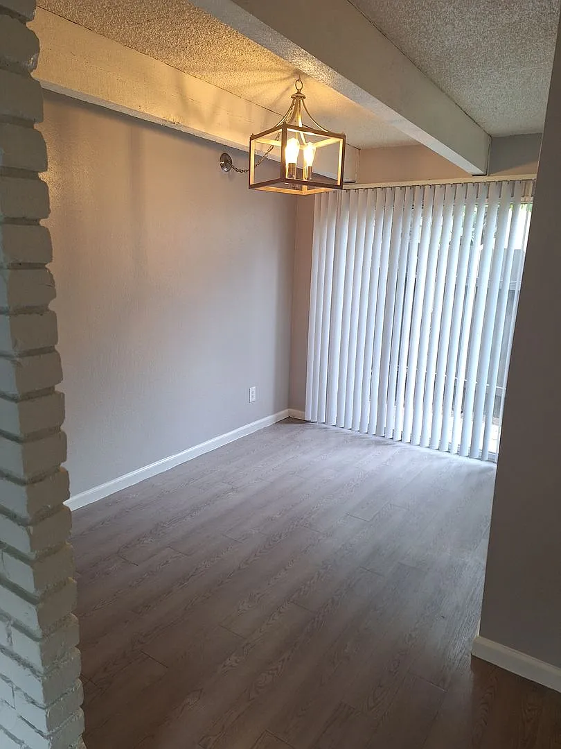 2515 F Street — Photo 4