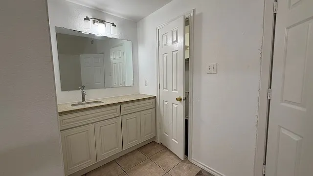 4909 Brianhill Dr — Photo 15