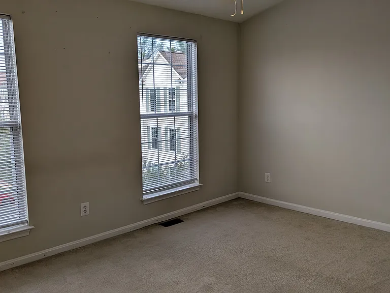 46984 Courtyard Sq #300 — Photo 13