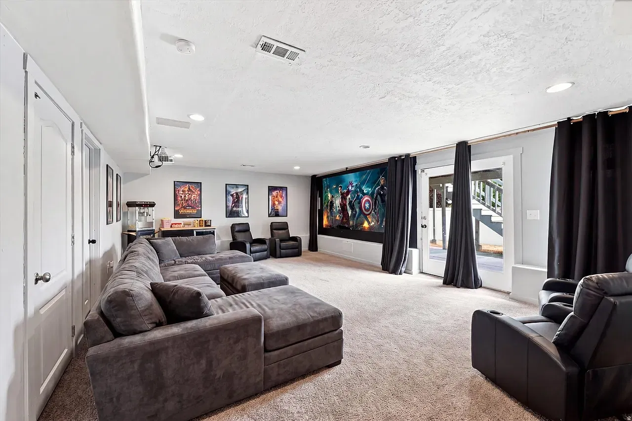 5 bed, 3000 sqft, $3,300 — Photo 4