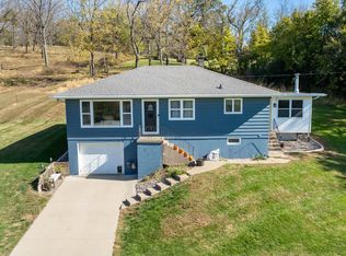 17794 S John Deere Rd, Dubuque, IA 52001