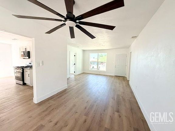 4th image of 3306 Center St
