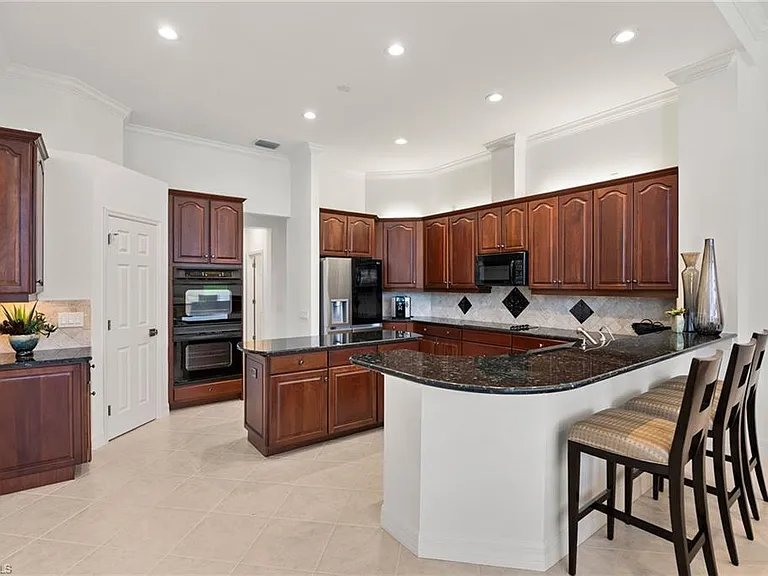 1624 Manchester Ct — Photo 10