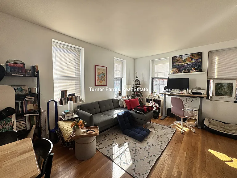 90 Saint Botolph St #3F — Photo 10
