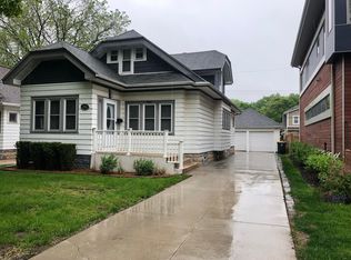 2362 N 71st St, Wauwatosa, WI 53213