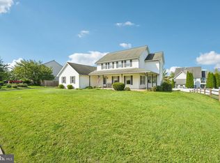 606 Maplewood Dr, Douglassville, PA 19518