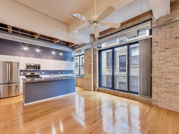 375 W Erie St APT 522, Chicago, IL 60654