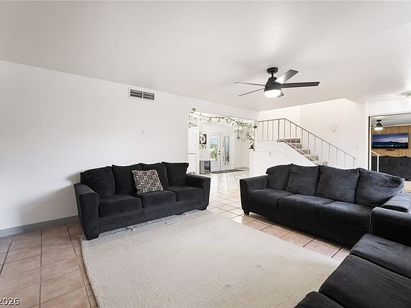 5th image of 3483 Victory Ave