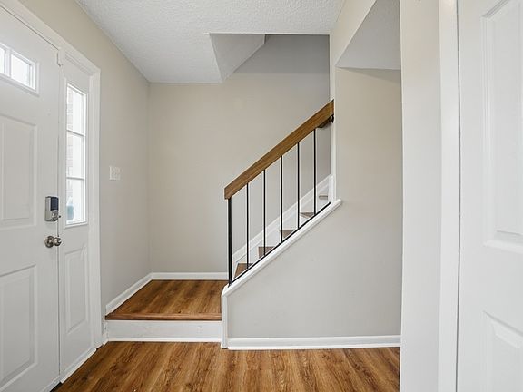 4th image of 909 Westwind Pl