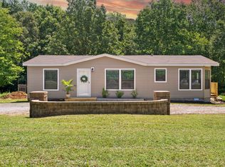 590 Mount Zion Ln, Mc Ewen, TN 37101