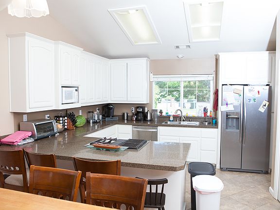 4th image of 3335 Scenic Dr