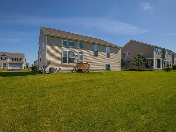 4th image of 587 Bridle Dr
