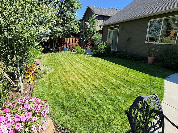 5th image of 537 NW 28th St