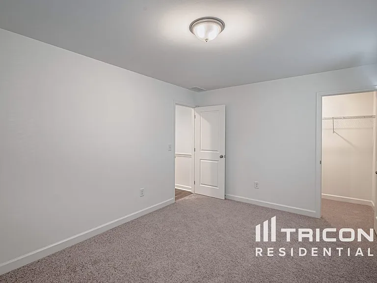 Tricon East Ridge — Photo 47