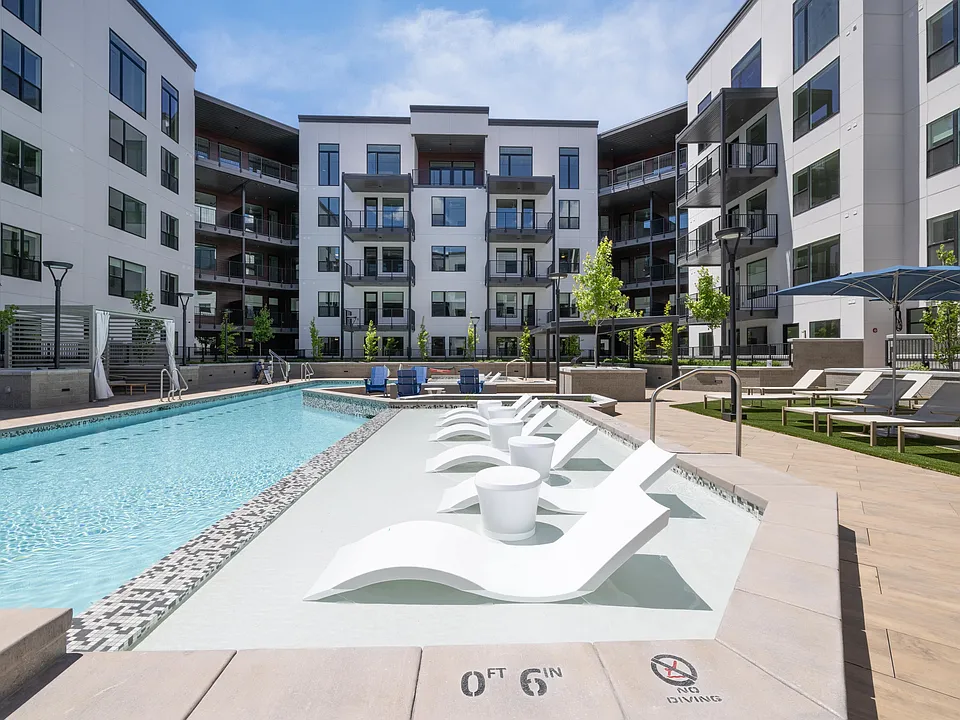 Grandeur Apartments