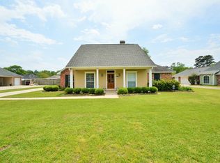 7490 Pecan Grove Dr, Denham Springs, LA 70726