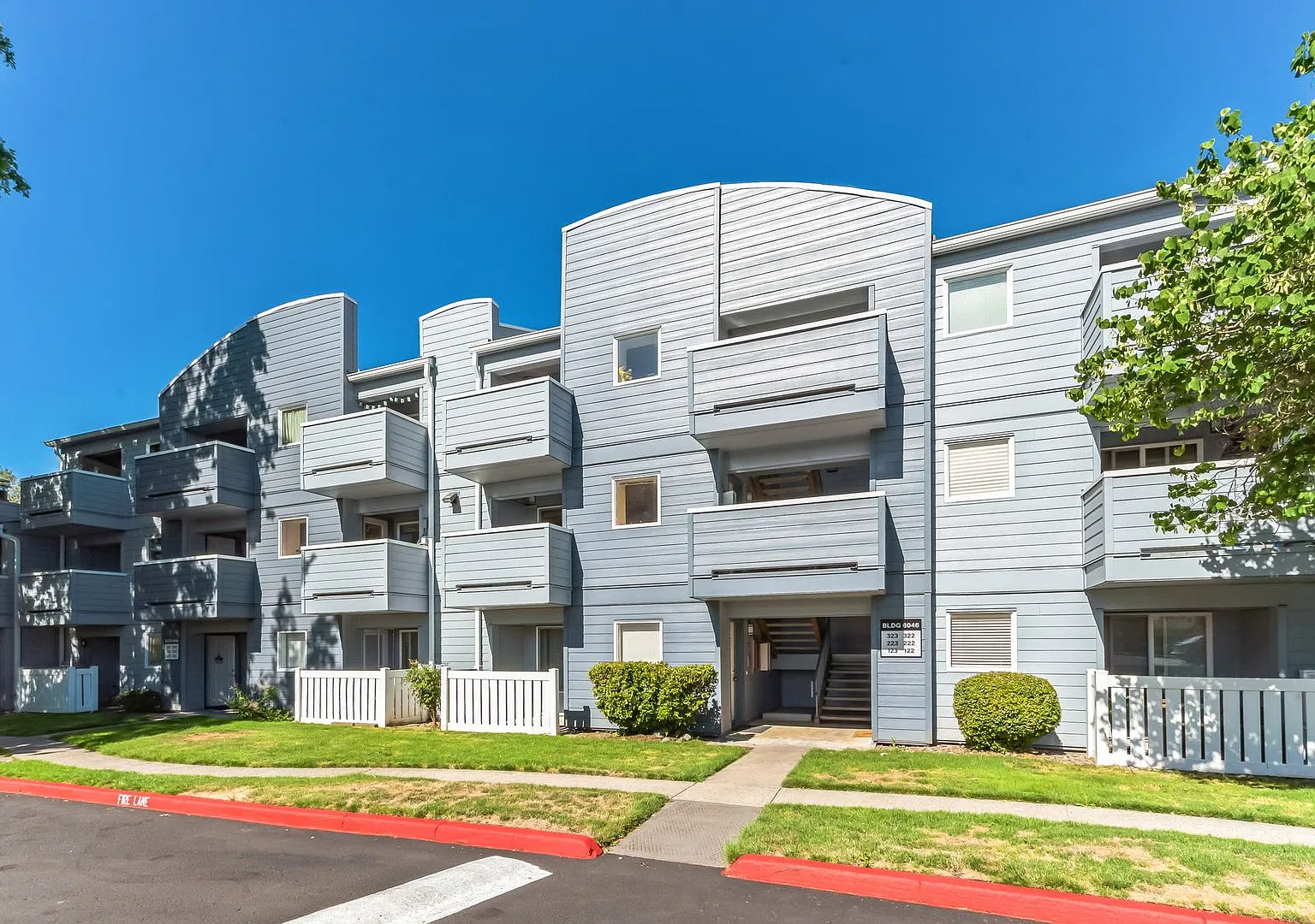 2 bed, 1.0 bath, 794 sqft, $1,450 — Photo 1
