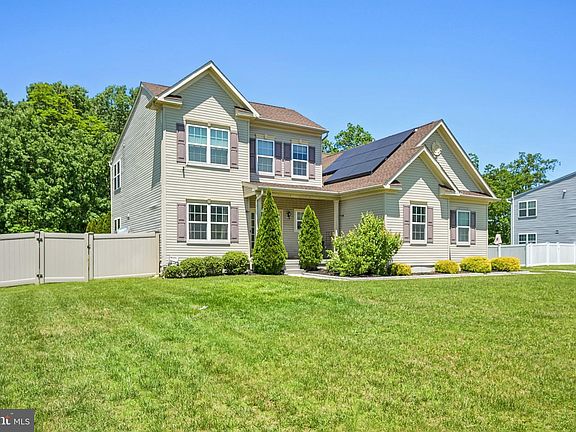 4th image of 114 Summer Lea Dr