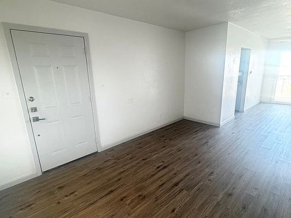 3rd image of 4707 Shadylane Dr