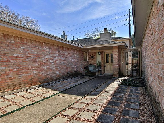 2nd image of 4619 Cashel Glen Dr