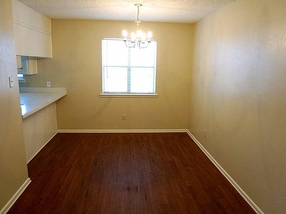 3rd image of 4705 Albany Ave APT 26
