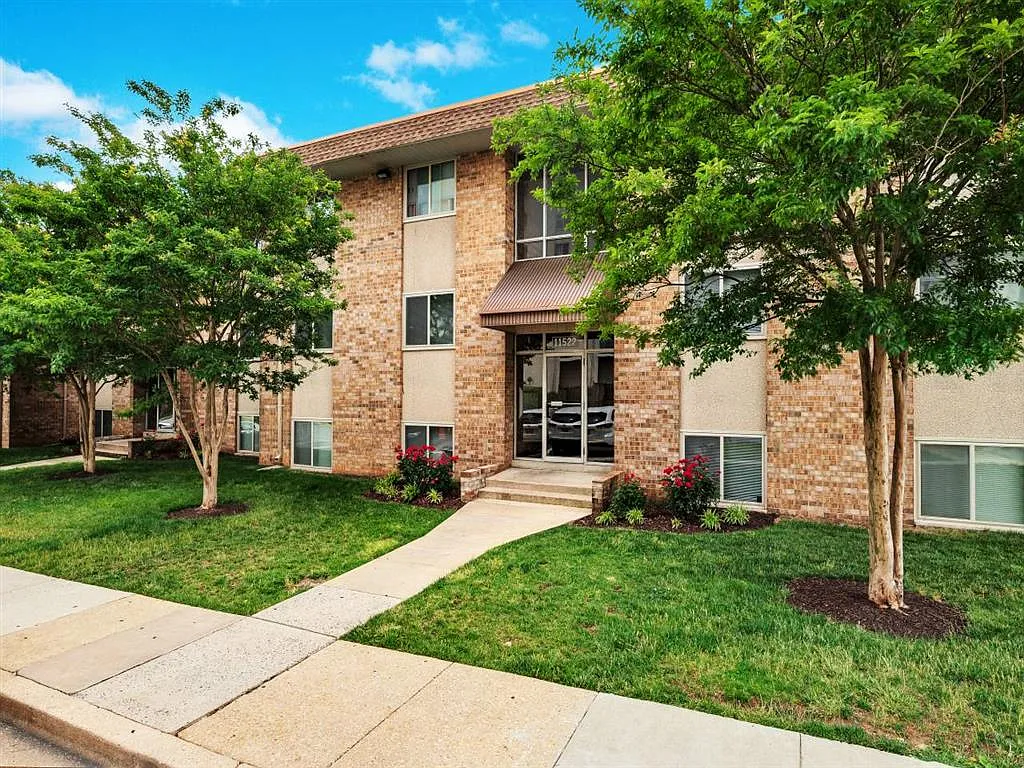 Montgomery White Oak Apartments — Photo 2