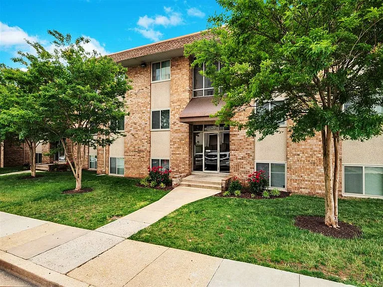 Montgomery White Oak Apartments — Photo 2