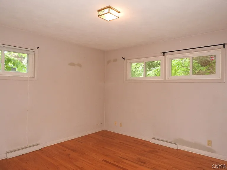 504 Hillsboro Pkwy — Photo 9