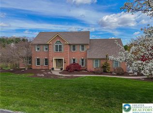 1779 Creek View Dr, Fogelsville, PA 18051