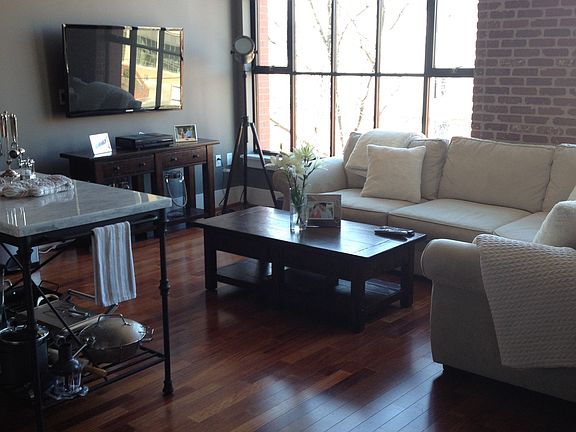 3rd image of 1600 Clarendon Blvd APT 402