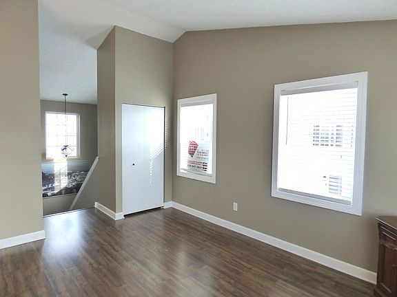 4th image of 144 Bertram Dr Unit L