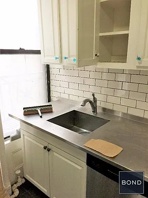 Rented by Bond New York | media 23